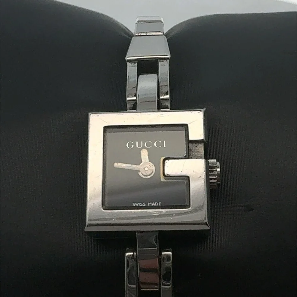 Vintage Gucci Mini G 102 Black Dial Stainless Steel Petite Ladies Wristwatch